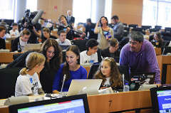 Kids teaching the adults how to code @ EUDojo!