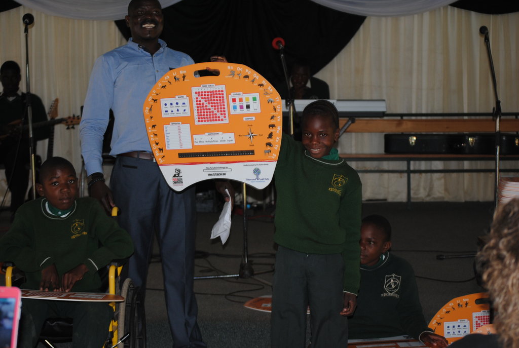 Provide 2,000 Tutudesks to children in Africa