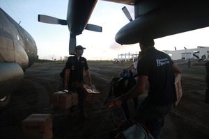 Unloading Relief Items in Guiuan
