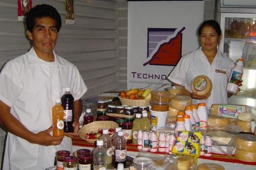 Help Female Entrepreneurs in Peru Escape Poverty