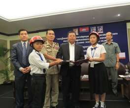 Students present Child Declaration to government