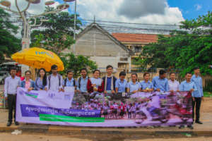 The YARS participants visit a primary school.