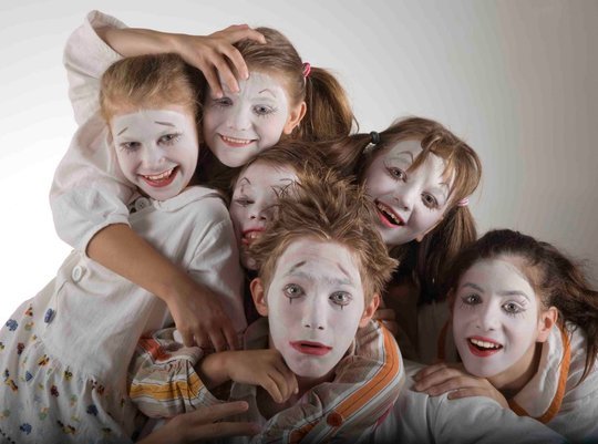 A new bus for young circus artists in Russia