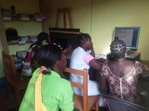 learning to use computers in Hounde