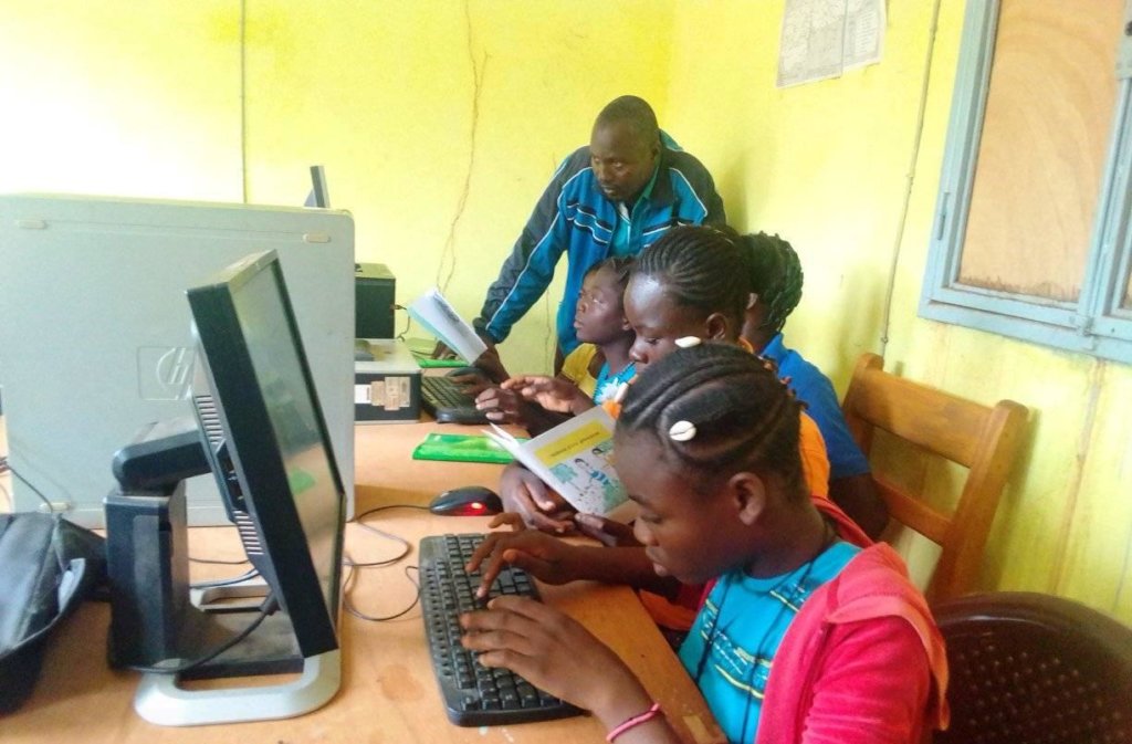 Girls' Computer Literacy & Leadership Program