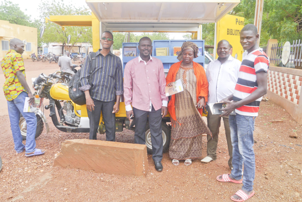 Mobile library visits mayor's offices