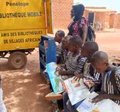 Mobile library visits school after end of classes
