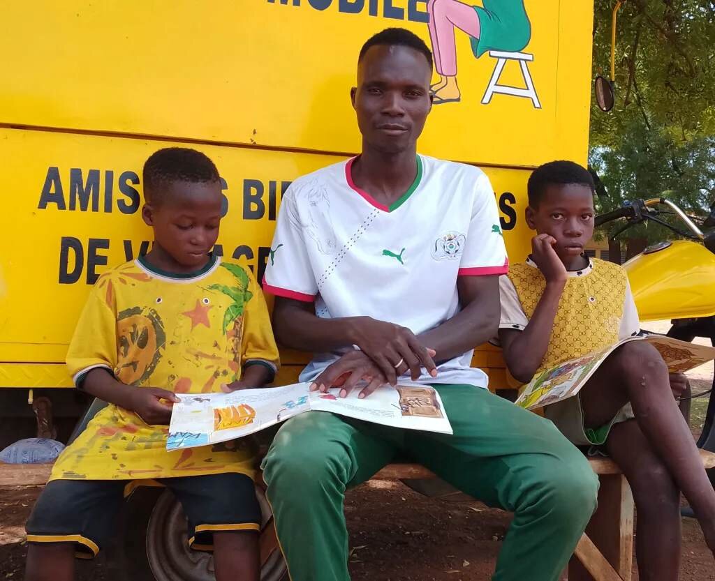 Readers enjoying mobile library again!