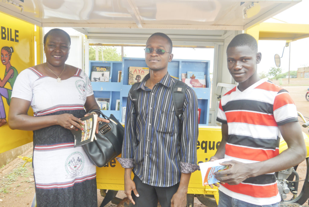 Kaya education leaders learn about mobile library