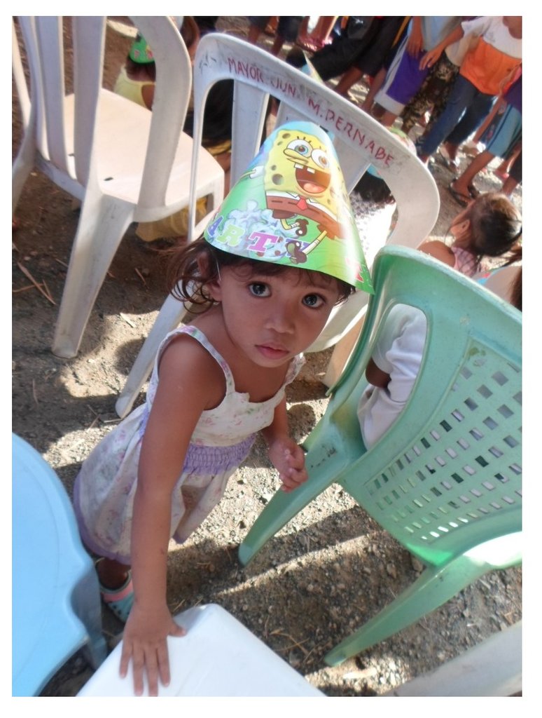 Save 100 Filipino Needy Children Stay In School