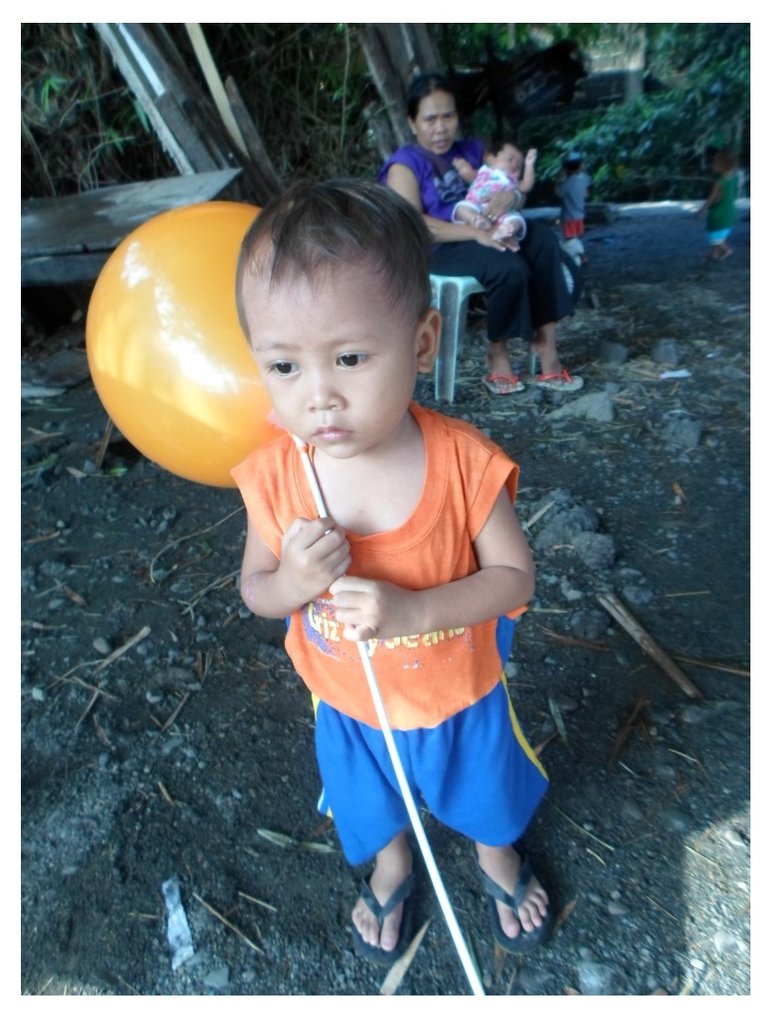 Save 100 Filipino Needy Children Stay In School