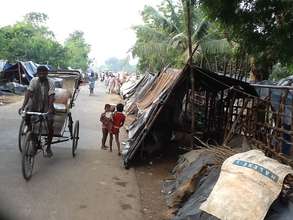 Stranded people on the road to Olanda Sargan
