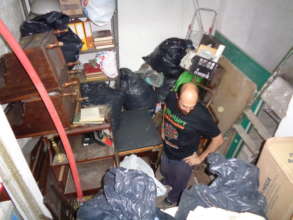 VOLUNTEERS WORKING TO CREATE STUDENT LIVING SPACE