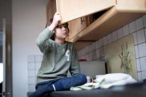 Greek middle class families cant' feed their kids
