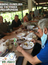 FEEDING FAMILIES FIRE VICTIMES IN PELOPONESE