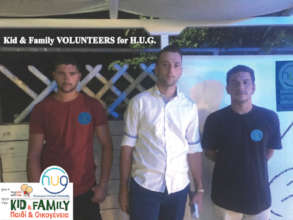 A VOLUNTEERS HUG WITH FOOD DOCTORS & WORKSHOPS