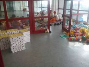 Our meals and toys for Syrian and Afghan families