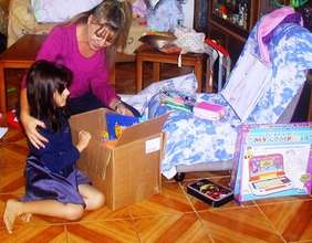 Distribution of schoolbags and books
