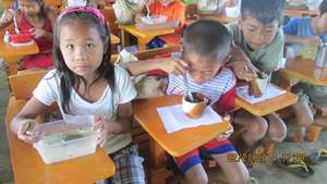 AAI school lunch program with Moms at Bulak Elem