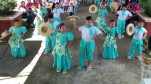 Cuartero Central Elementary cultural performance
