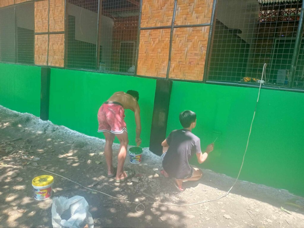 Everyone lends a hand