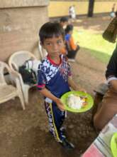 Feeding at schools After floods in Sulu