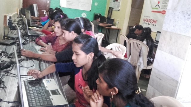 Computer class in IDEA centre