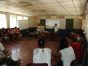 Training session with stove beneficiaries