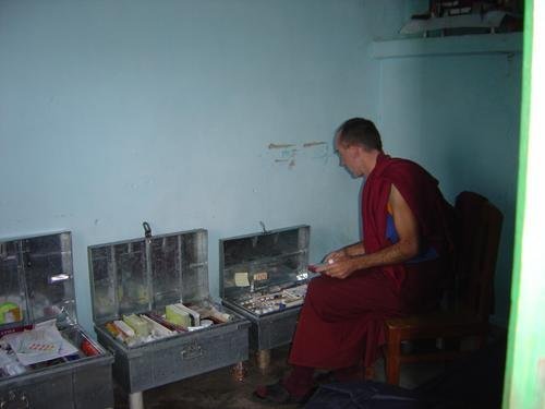 Essential Oils to Improve Tibetans' Health