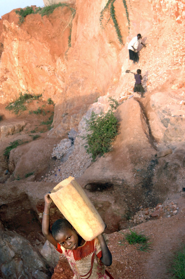 Scholarships to support displaced children