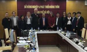 Soi Dog, Instinct De Vies and Hanoi officials meet