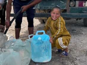 Delivering clean water to families in Khan Younis