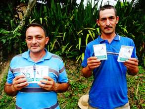 SPI seeds in the hands of Honduran gardeners.