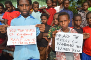 Kadinge students protesting Frieda mine