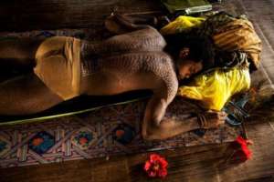 Deep crocodile skin cutting ritual for men