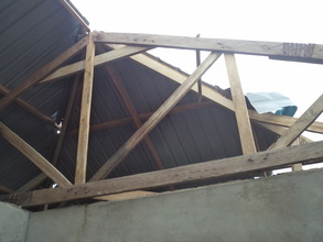 Damaged roof at Nyarweng School