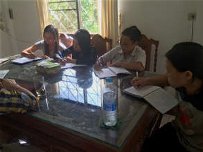 KWAT staff practices English with GlobeMed