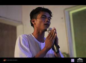Scholarship student singing Smot