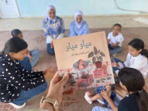 Reading "Miaow Miaow" story