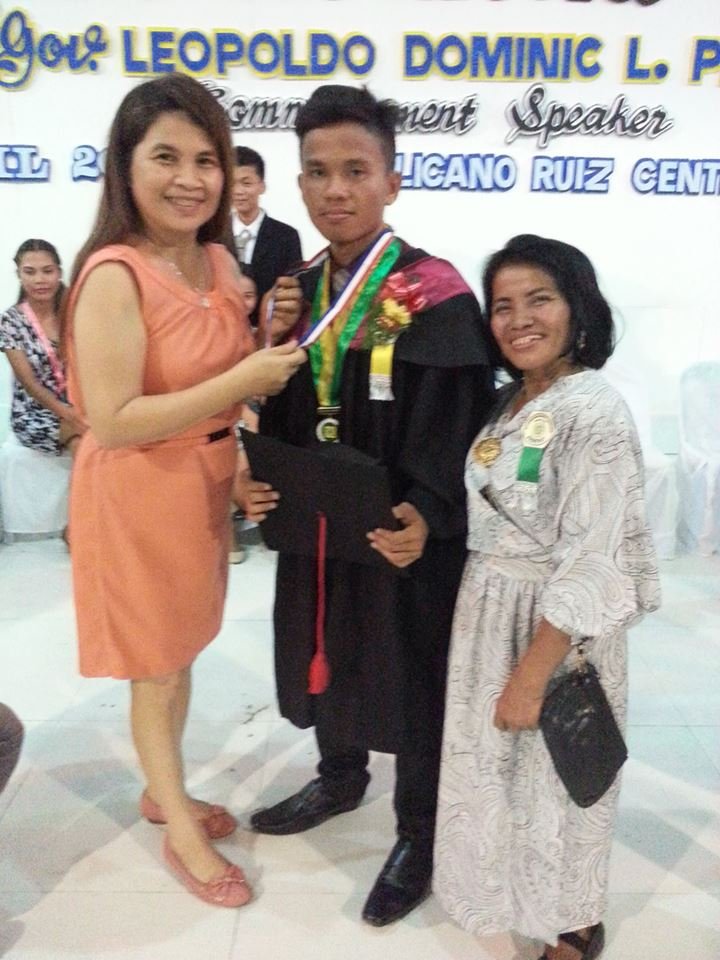 Scholar Bonifacio w Mom, BS Mech Engineering