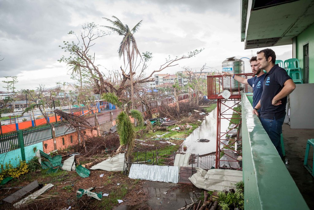 Aid to the Philippines after Typhoon Yolanda
