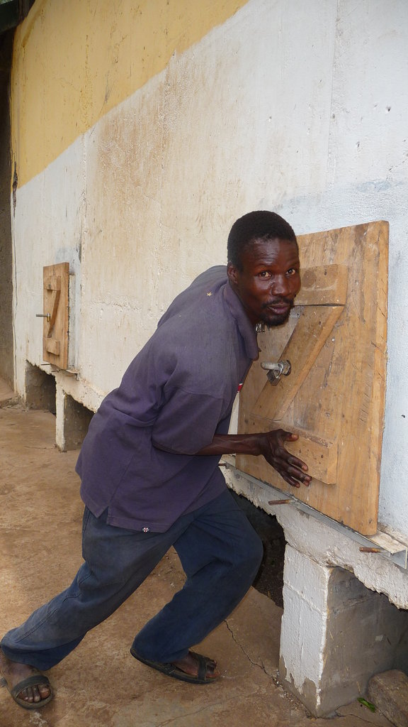 Buy a bag of maize - feed a Ugandan family forever