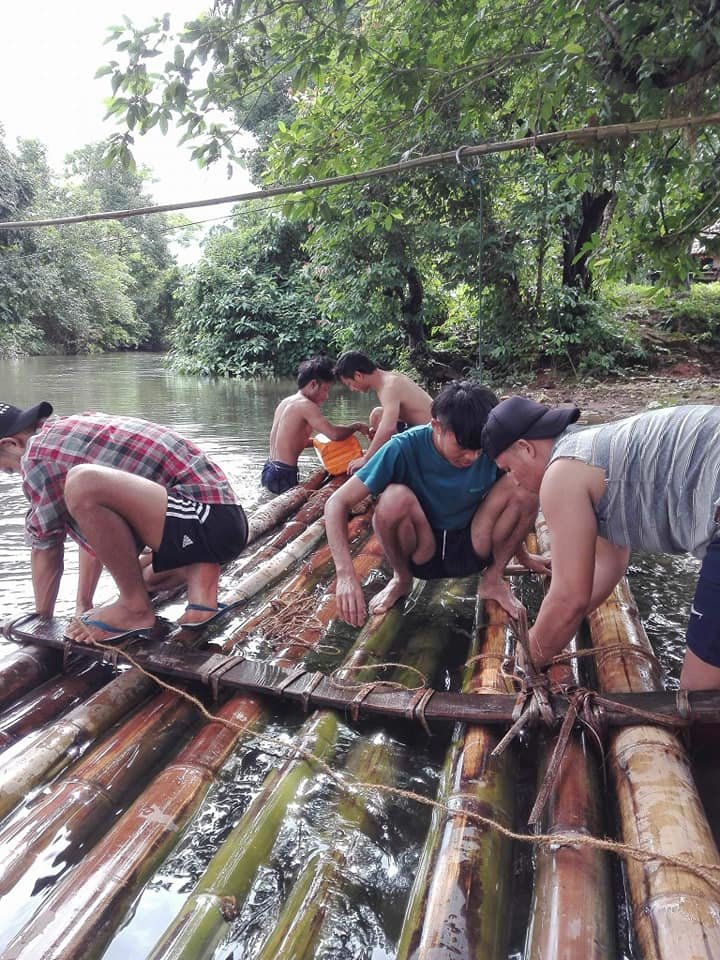 Building a bamboo ferry