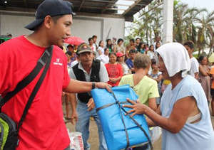 Emergency relief packs distribution