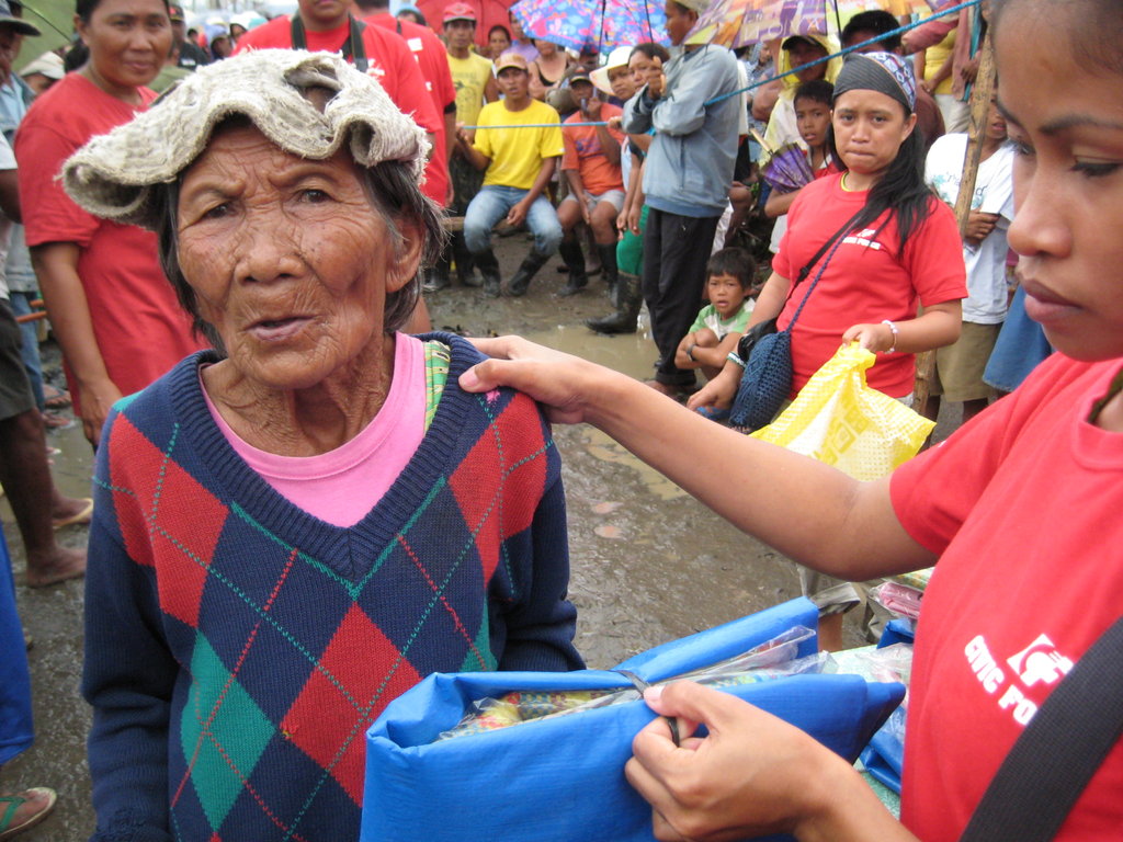 Provide Emergency Relief Packs for Haiyan victims