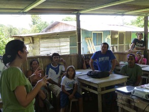 Lorena during a talk with Ajuntaderas community