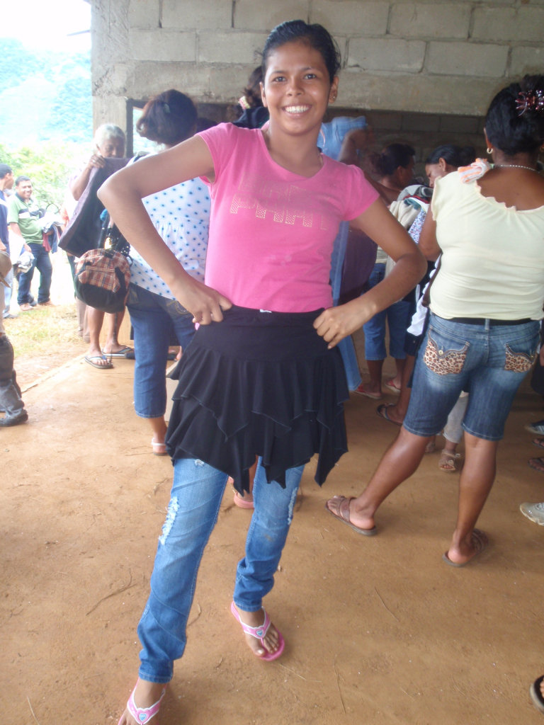Distribute Donated Clothes & Goods in Rural Panama