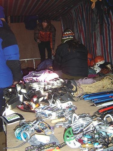 Increase safety and incomes for Nepal climbers