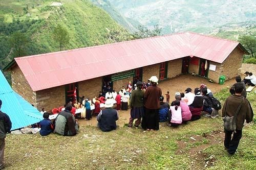 Increase safety and incomes for Nepal climbers