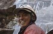 Increase safety and incomes for Nepal climbers